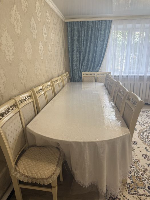 Продам стол и стулья