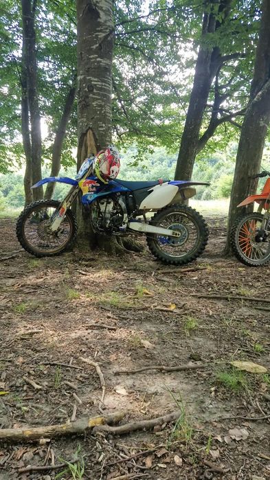 Vând motocross 250cm