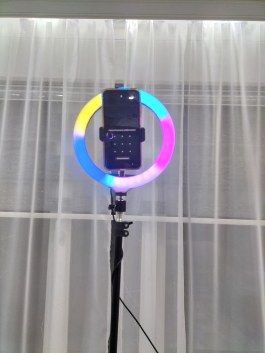 лампа кольцевая на штативе