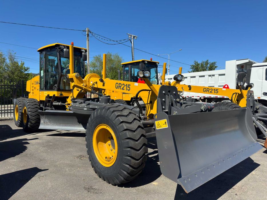 Автогрейдер XCMG GR215
