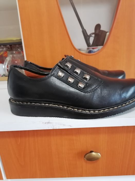 Pantofi de piele (mărimea 40)