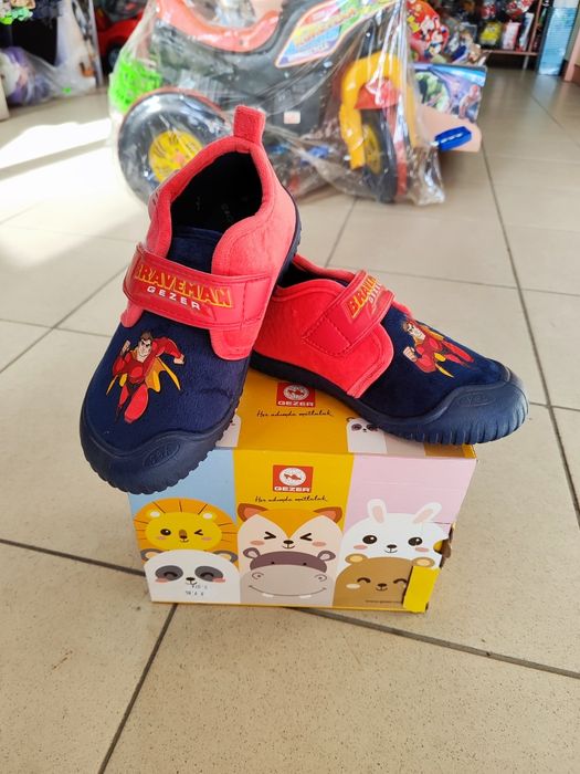 Пантофи за момче