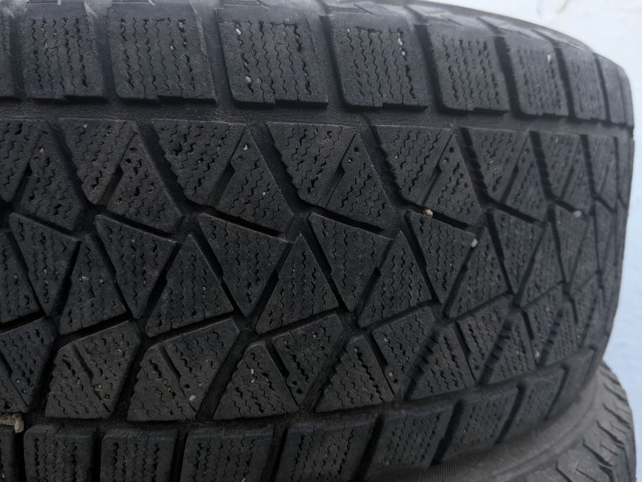 Bridgesone Blizzak DM-V2 285/60/R18