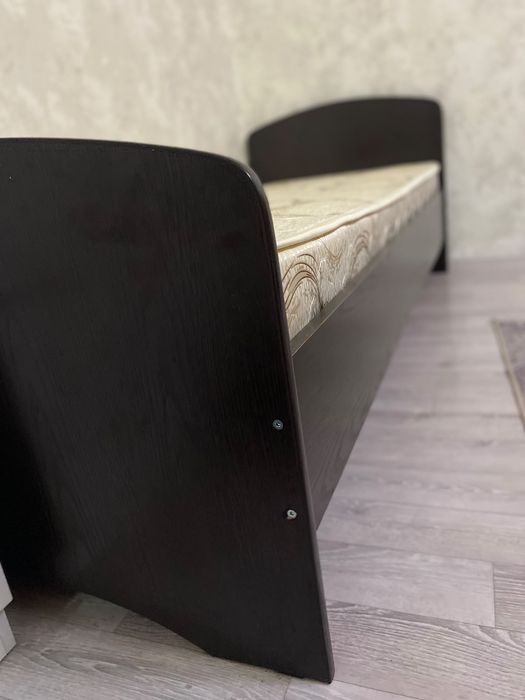 Продам кровать б/у