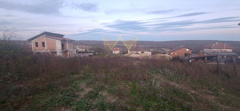 Парцел в Варна, област-с.Близнаци площ 775 цена 64000