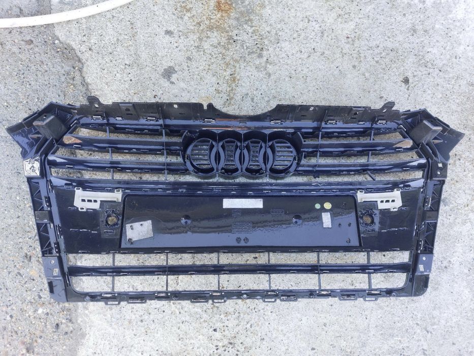 Решетка AUDI A4 B9 2015 - 2019