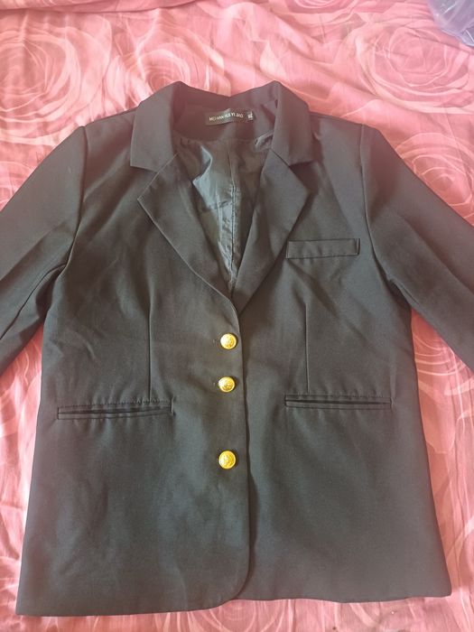 kostyum  narxi kelishiladi