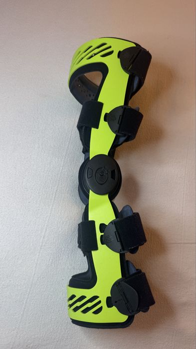 Orteza genunchi Bauerfeind