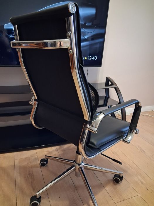 Продам кресло кожа