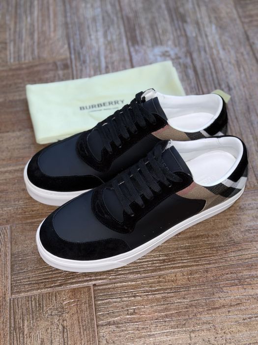 Pantofi Burberry marimea 45