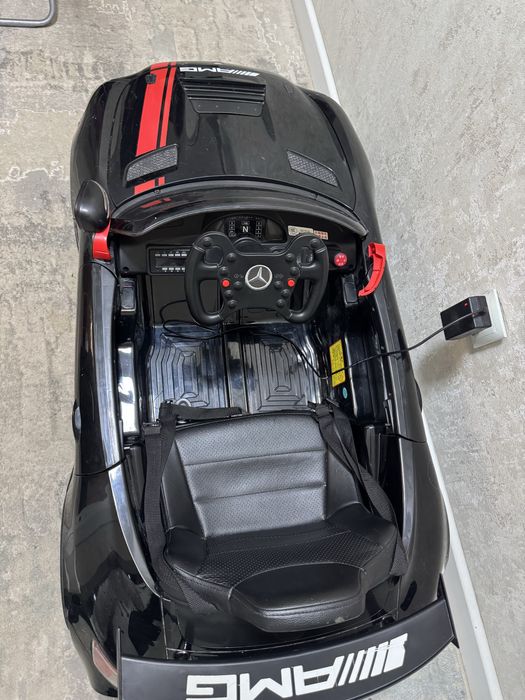 Игрушечная машина для детей