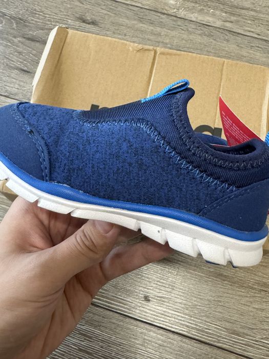 новые кроссовки рейма