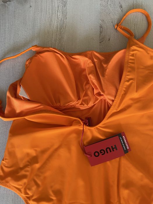 Нов оригинален бански Hugo L и XL