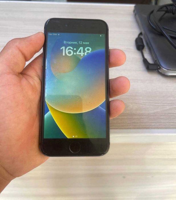 iPhone 8 64/100%