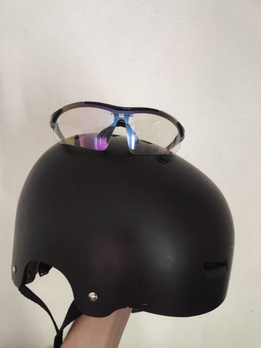 Шлем и очки для велосипеда