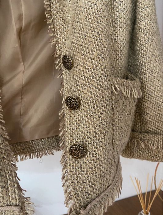 Paltoane, in stare buna.