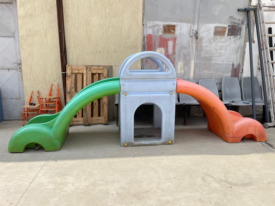 Tobogan din Plastic, cu Scări și Platformă, Lungime 4 m