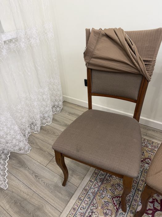 Стол со стульями