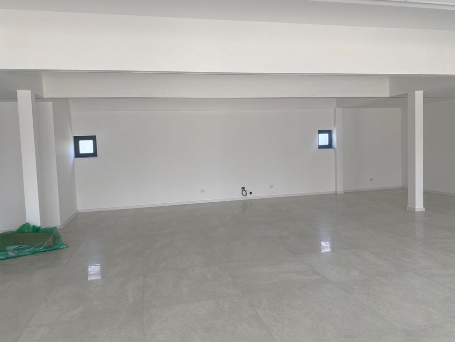 Spatiu comercial de închiriere