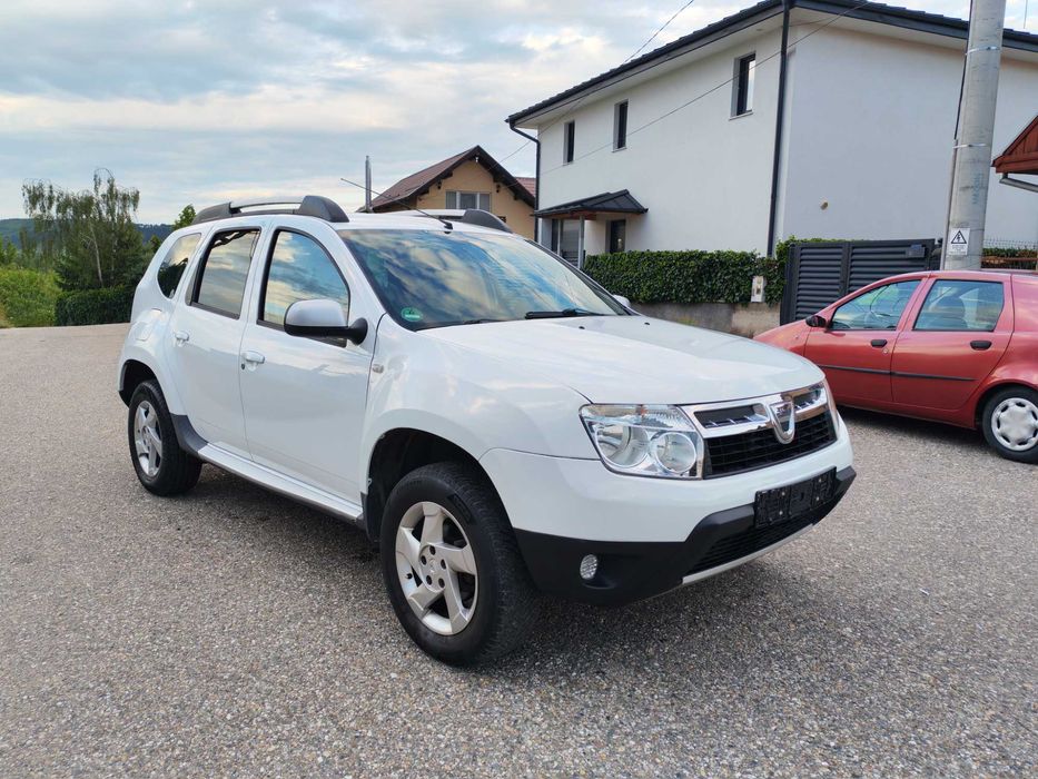 Dacia Duster 1.6 benzină, 105 CP, Climă, Euro 5