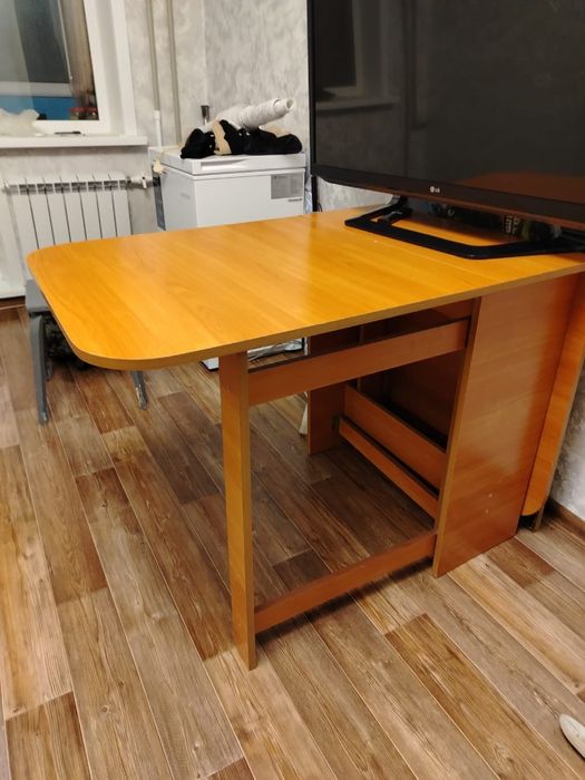 Продам Стол книжка