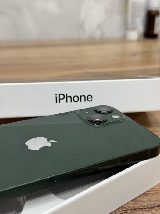 Продам Айфон 13 128гб