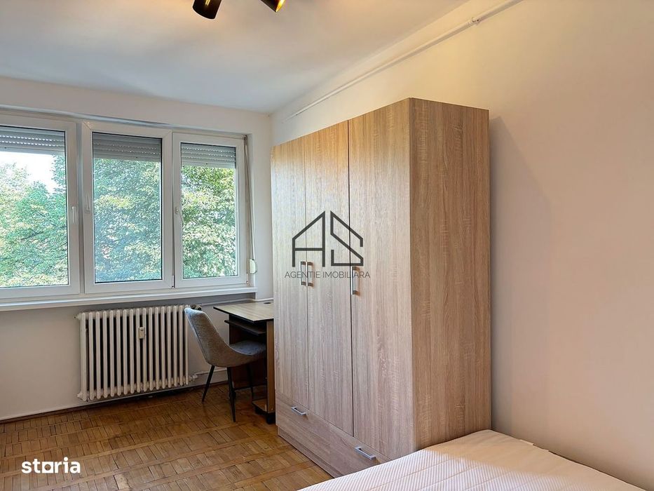 De închiriat | Apartament cu 3 camere, bucătărie închisă | Centru