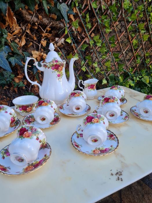 Страхотен сервиз Алберт ройял