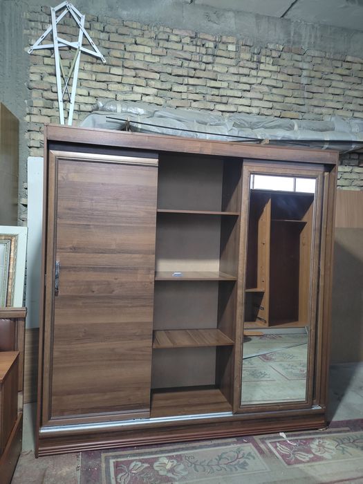 Sotildi spalni garnitur