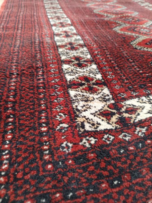 Covoare persane la mâna a doua