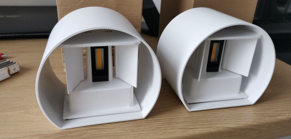 Стенна лампа бяла 12 W насочена светлина