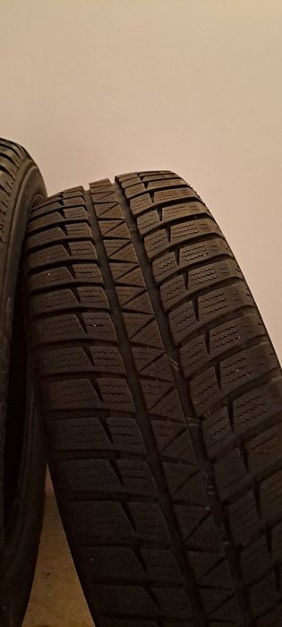 1956015 зимни гуми 195/60R15 4бр супер състояние