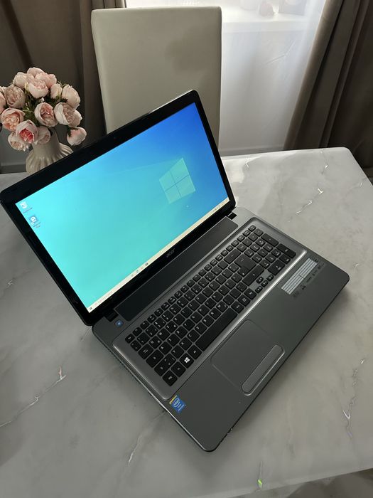 Acer Aspire E1, 17 inch, Procesor Intel Pentium, 4Gb Ram, 500Gb HDD.