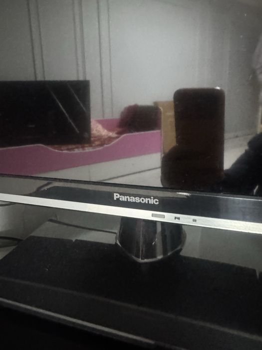 Телевизор с подставкой