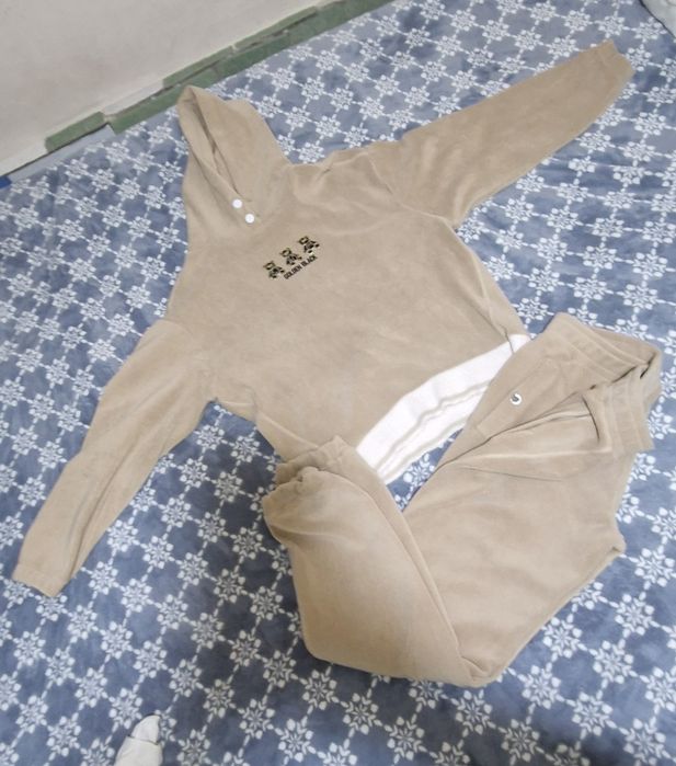 Спортивный костюм женский