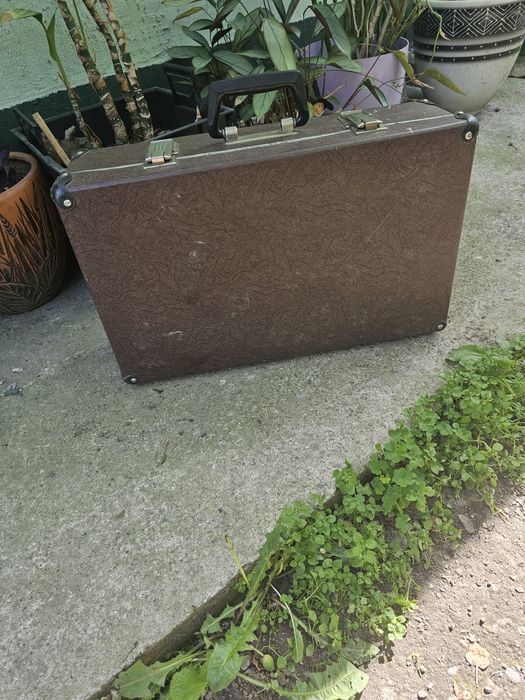 Чемоданы дипломат