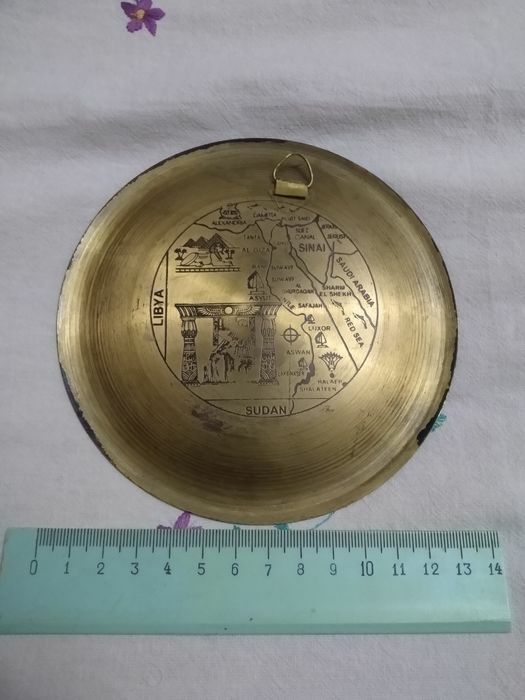 Статуэтка чугунная. Тарелка декоративная Египет. Пепельница.