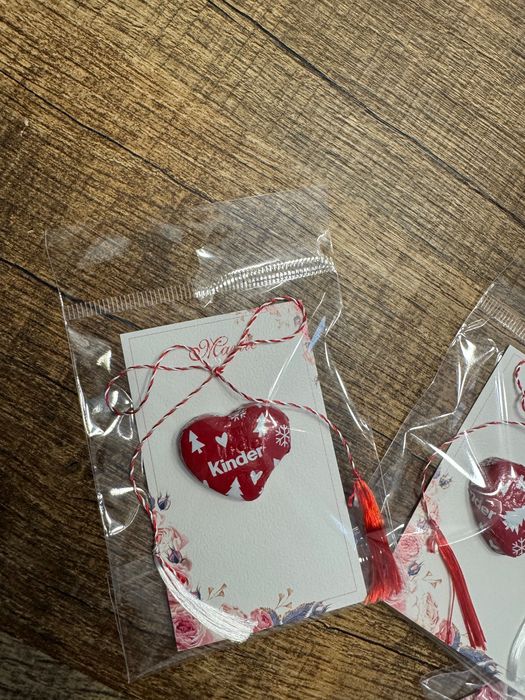 Mărțișoare dulci  din ciocolata - kinder, bounty, snickers, merci