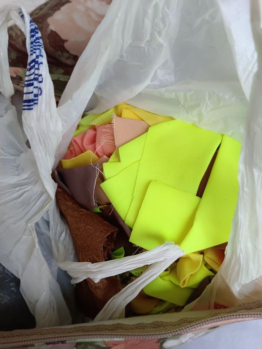 Лоскуты, лоскутки, обрезки тканей