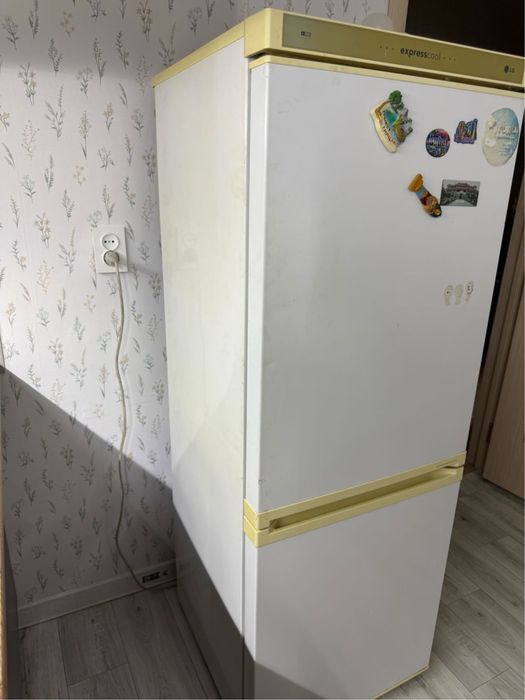 Продам холодильник и плиту