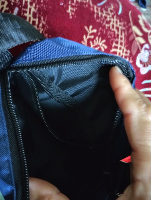 Продам барсетку цвет синий