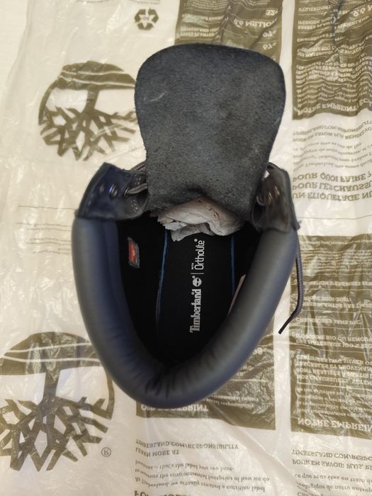 Продам демисезонные ботинки тимберленд.