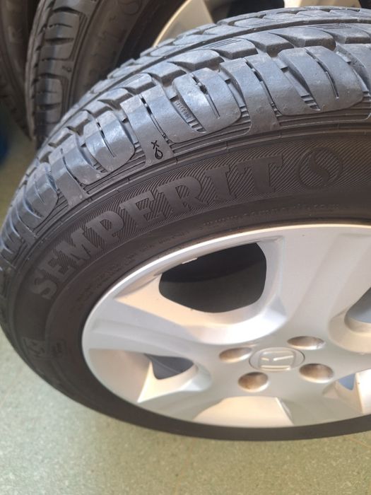 4 бр. Летни гуми 175/65/15 Semperit