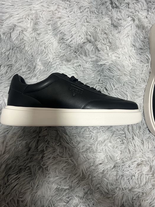 Sneakers GUESS bărbați – mărimea 44, noi – negru cu talpă albă