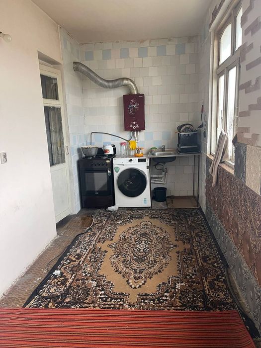 Квартира киз ларга Пед институтга ярим соат пиёда йул