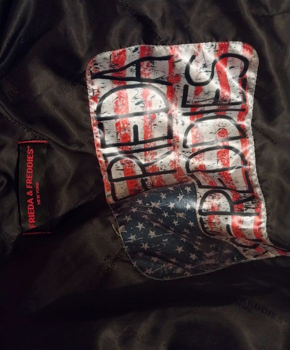 Продам курта Зима Крутой Бренд,