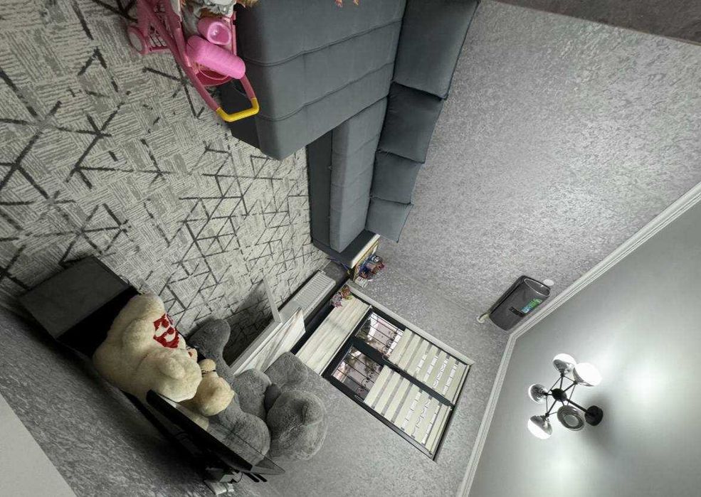 Яшнабод 2 хонали квартира сотилади 1-етаж