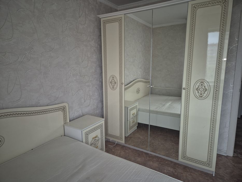 Продам спальный гарнитур