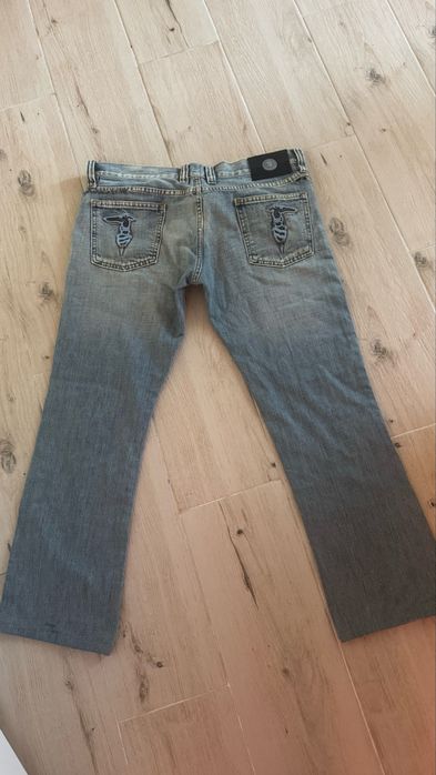 продаются джинсы