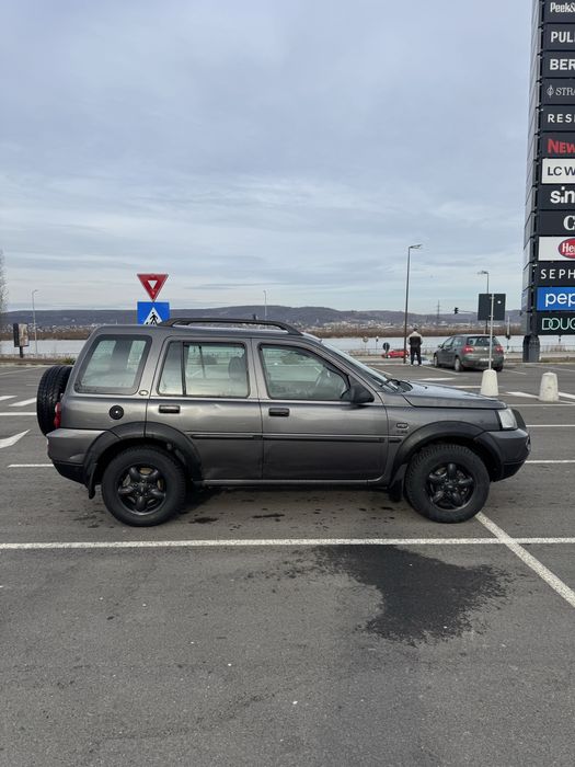 Land rover freelender